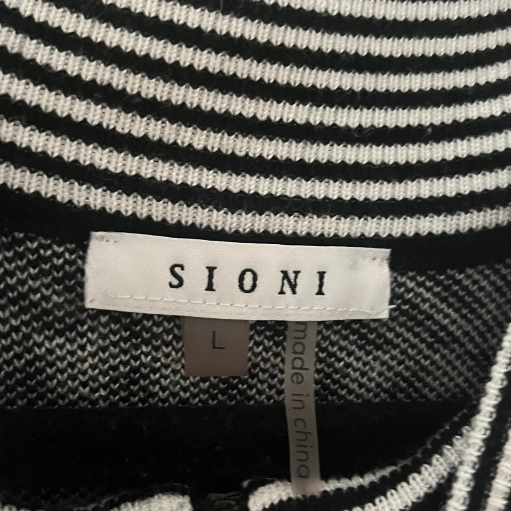 Sioni Black and White Geometric Cardigan - Picture 6 of 7